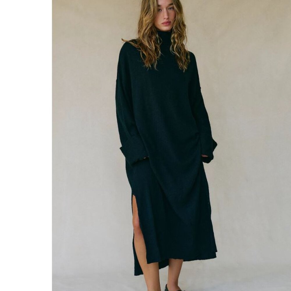 Evergreen Oversized mockneck sweater dress